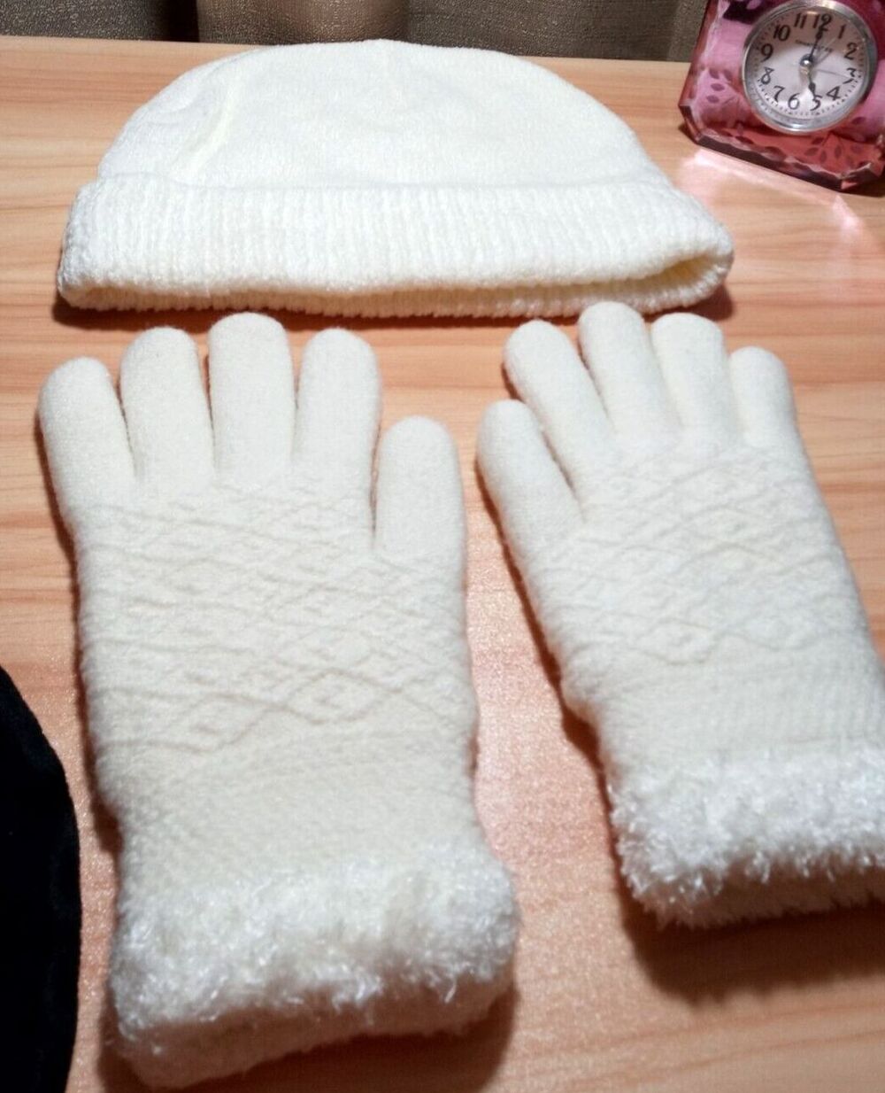 Winter Hat & Matching Gloves Women’s Ivory Cream Nice Warm NOS Beautiful Soft
